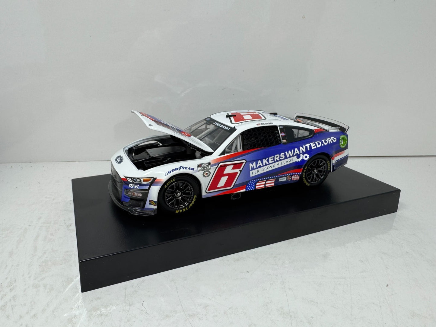 Lionel Racing Nascar #6 Brad Keselowski Elk Grove Village Ford Mustang 1:24 Diecast