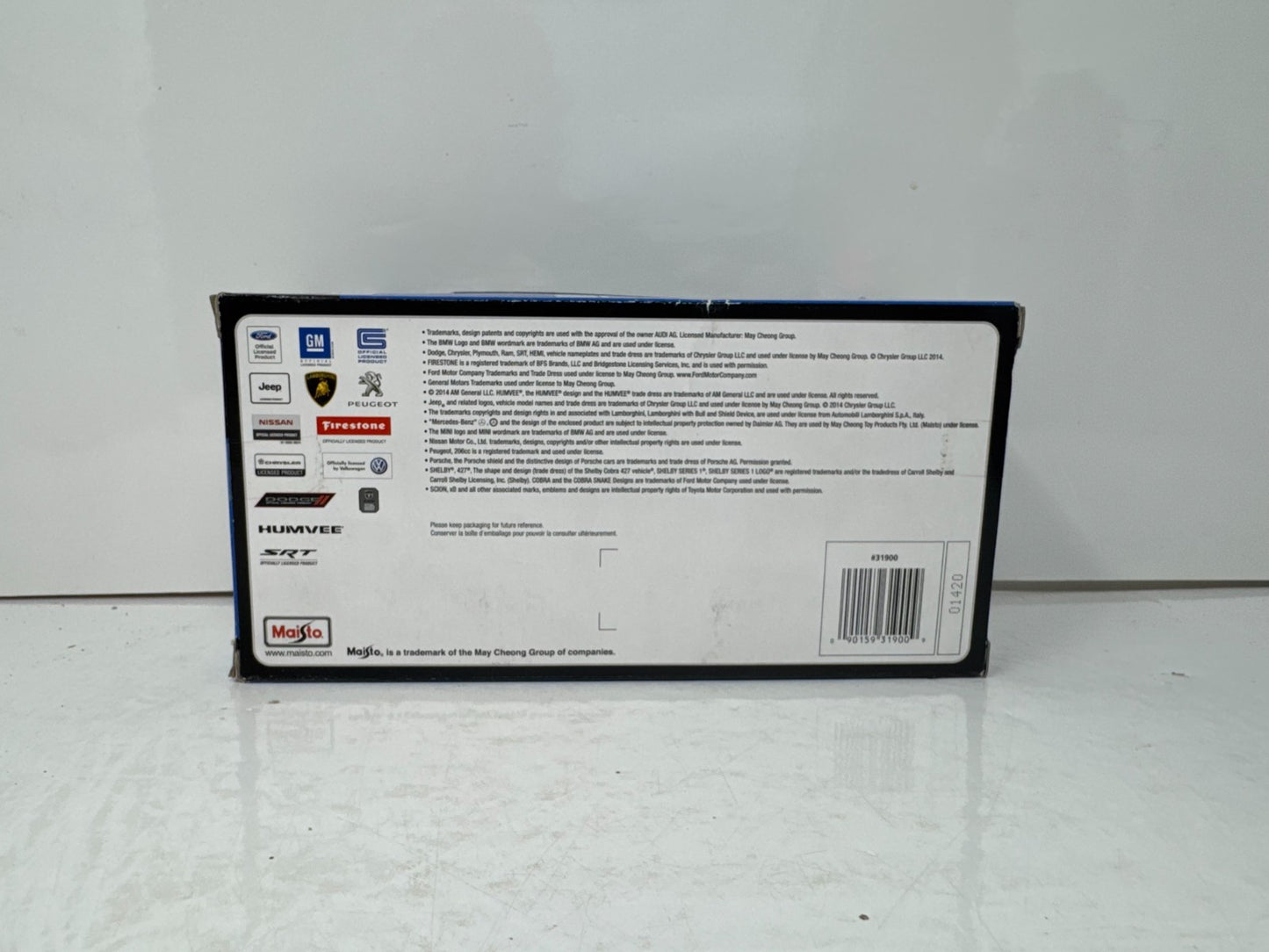 Maisto 2014 Chevrolet Corvette Stingray Special Edition 1:24 Diecast