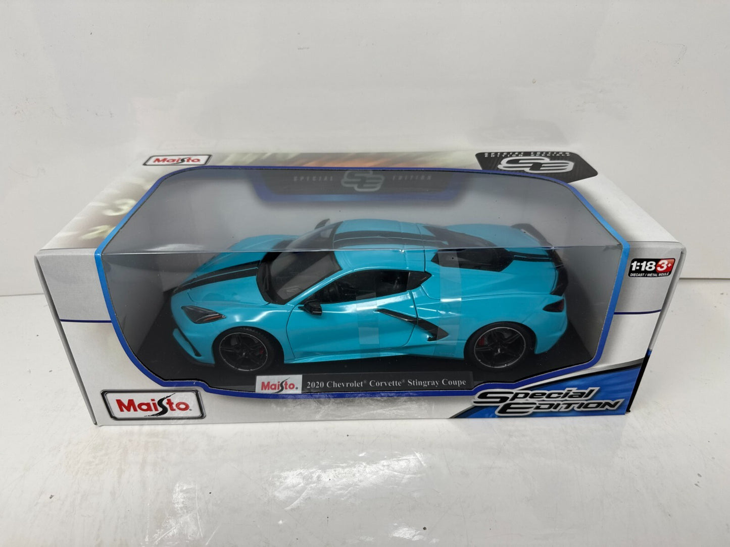 Maisto 2020 Chevrolet Corvette Stingray Coupe Special Edition 1:18 Diecast