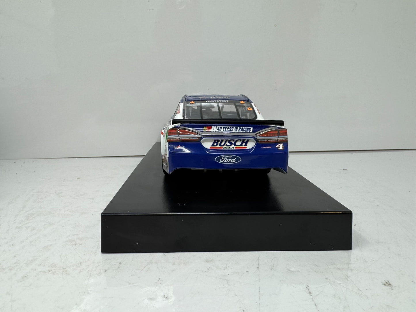 Lionel Racing Nascar #4 Kevin Harvick Busch Beer Darlington Ford Fusion 1:24 Diecast
