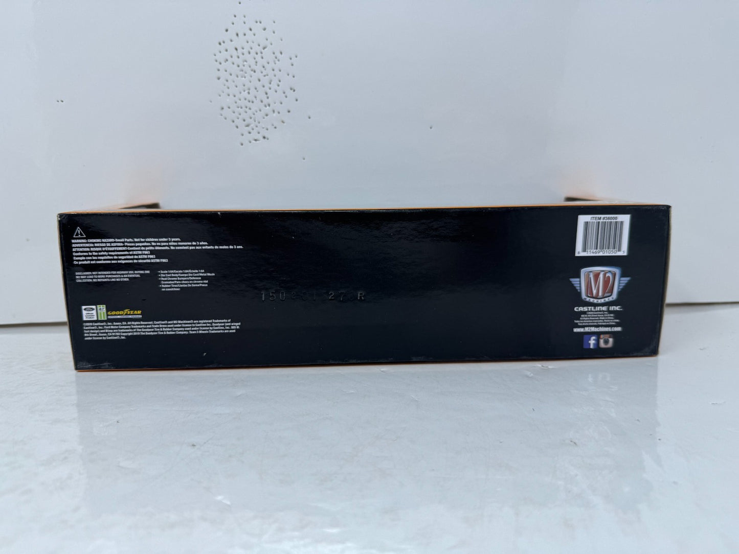 M2 Machines Auto Haulers 1970 Ford C600 & 1970 Mustang Boss FoMoCo 1:64 Diecast