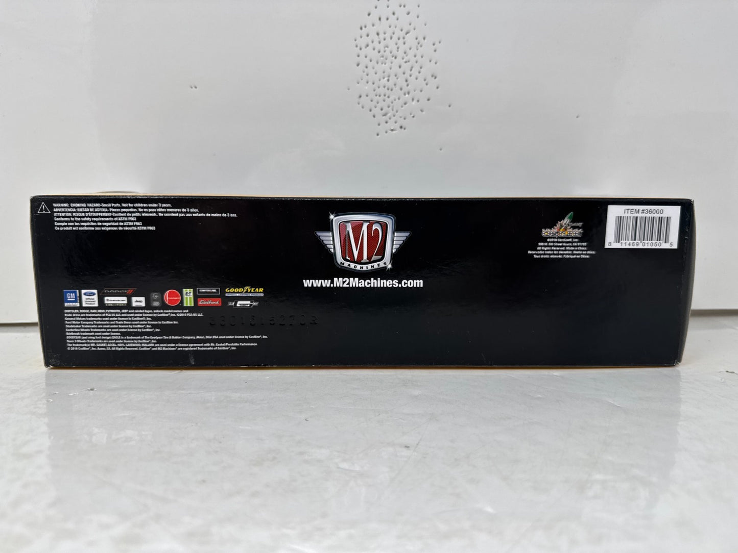 M2 Machines Auto Haulers Ford C-600 w/ 1966 Mustang Fastback Set 1:64 Diecast