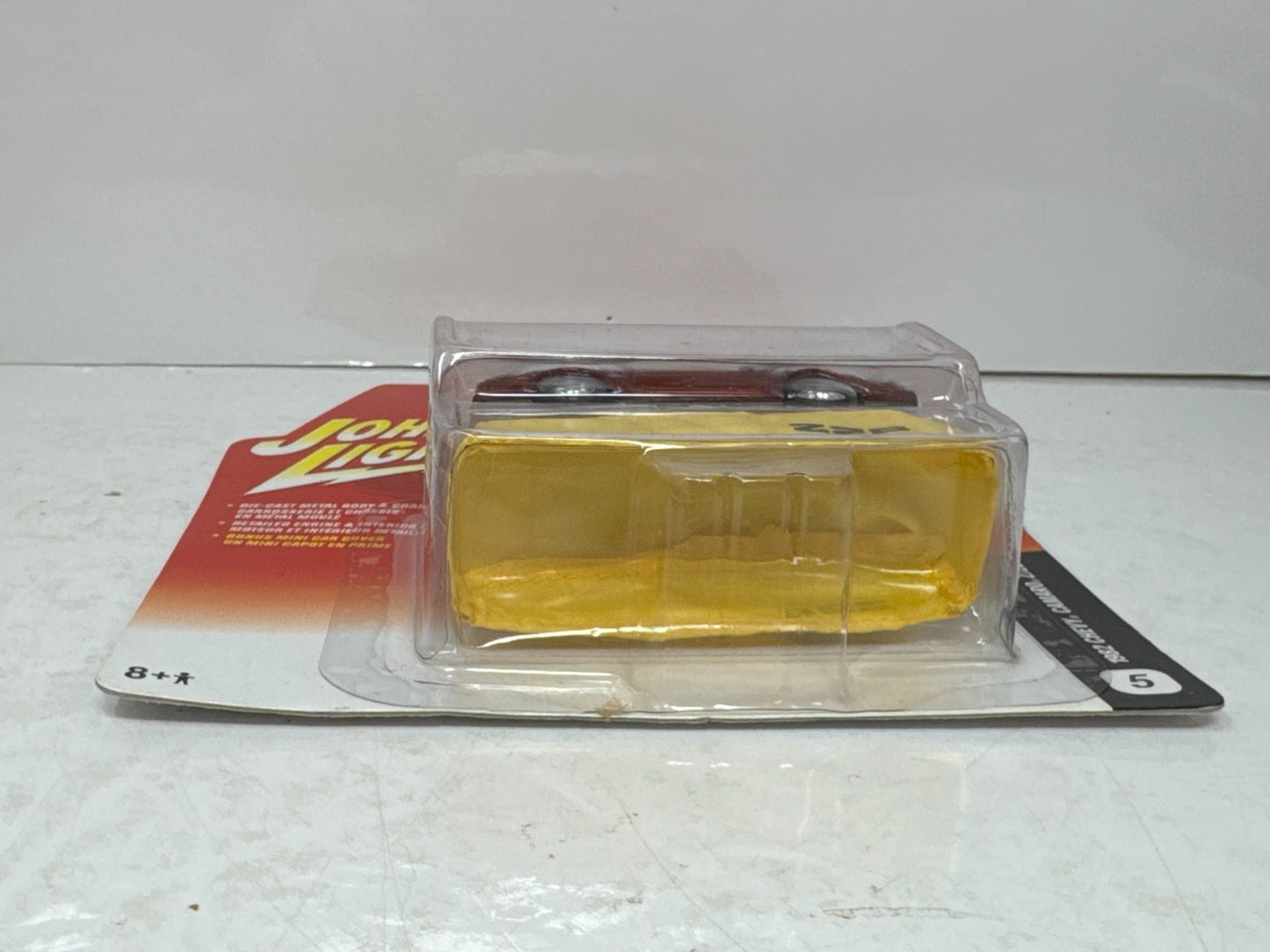 Johnny Lightning Camaro Legends 1982 Chevy Camaro Z/28 1:64 Diecast