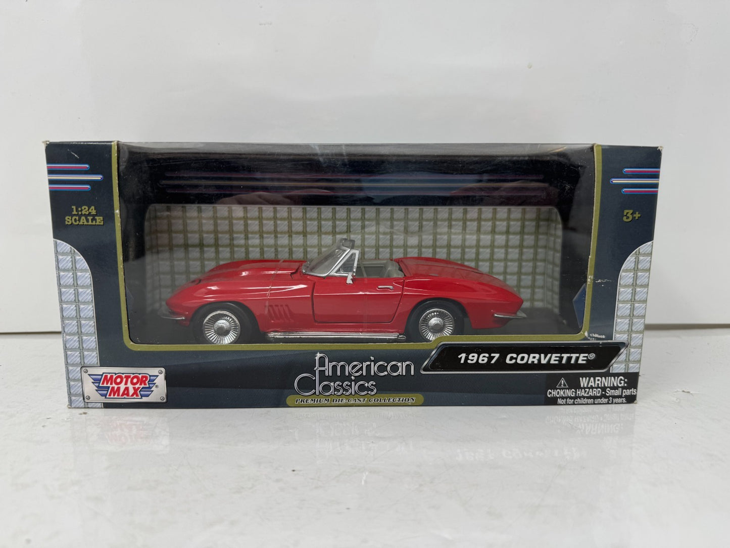 Motormax American Classics 1967 Chevrolet Corvette 1:24 Diecast