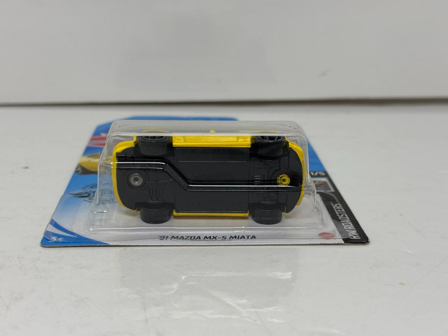 Hot Wheels Roadsters 1991 Mazda MX-5 Miata 1:64 Diecast