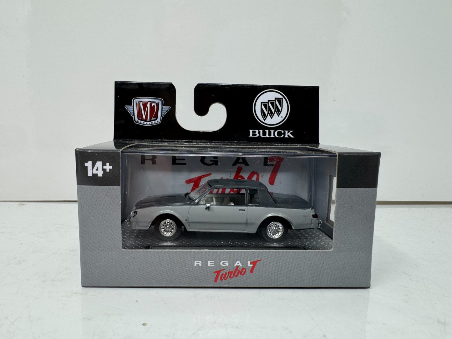 M2 Machines Regal Turbo T Buick 1987 Buick Regal T Type 1:64 Diecast