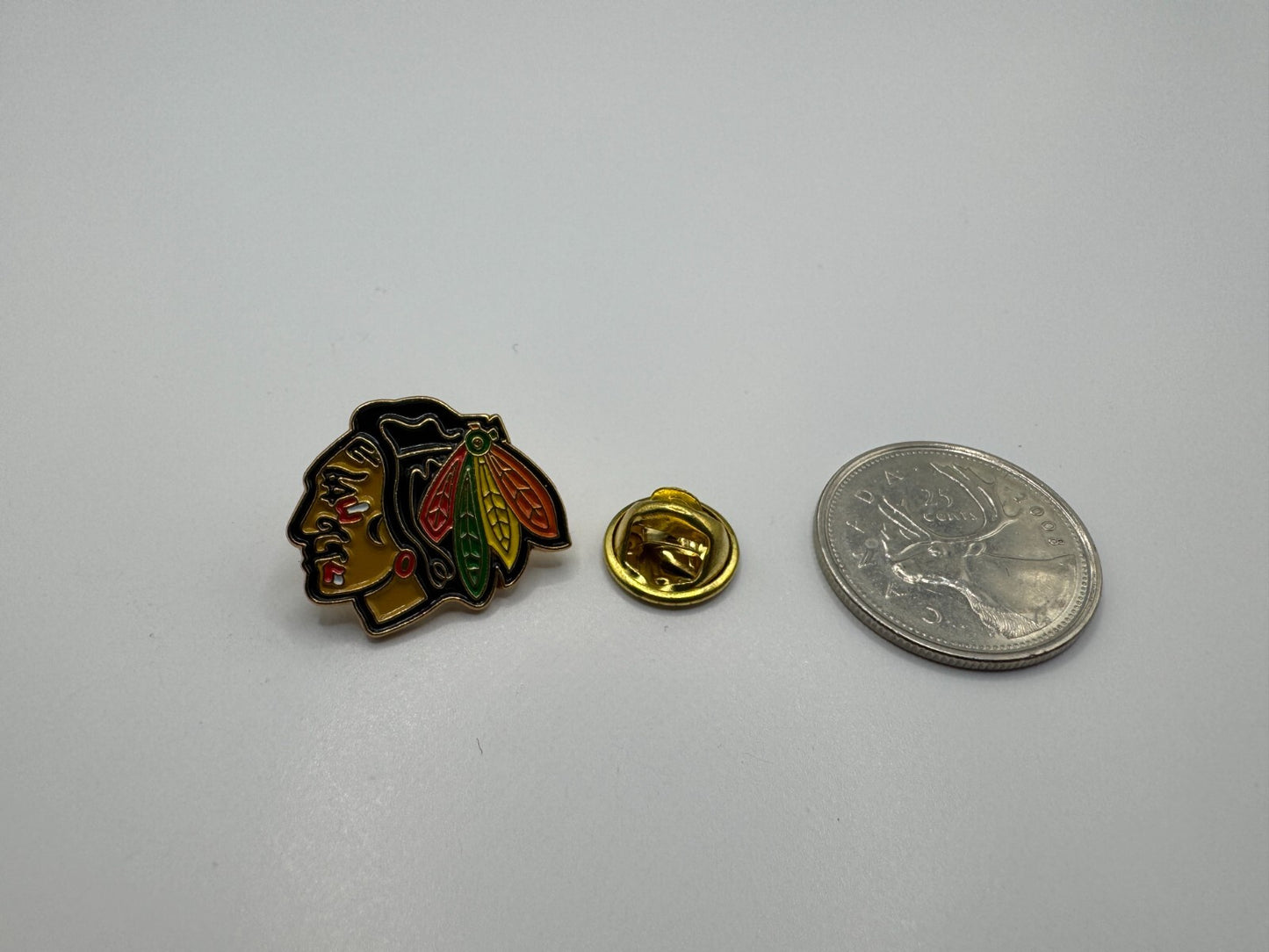 Chicago Blackhawks NHL Hockey Team Logo Lapel Pin UDT1