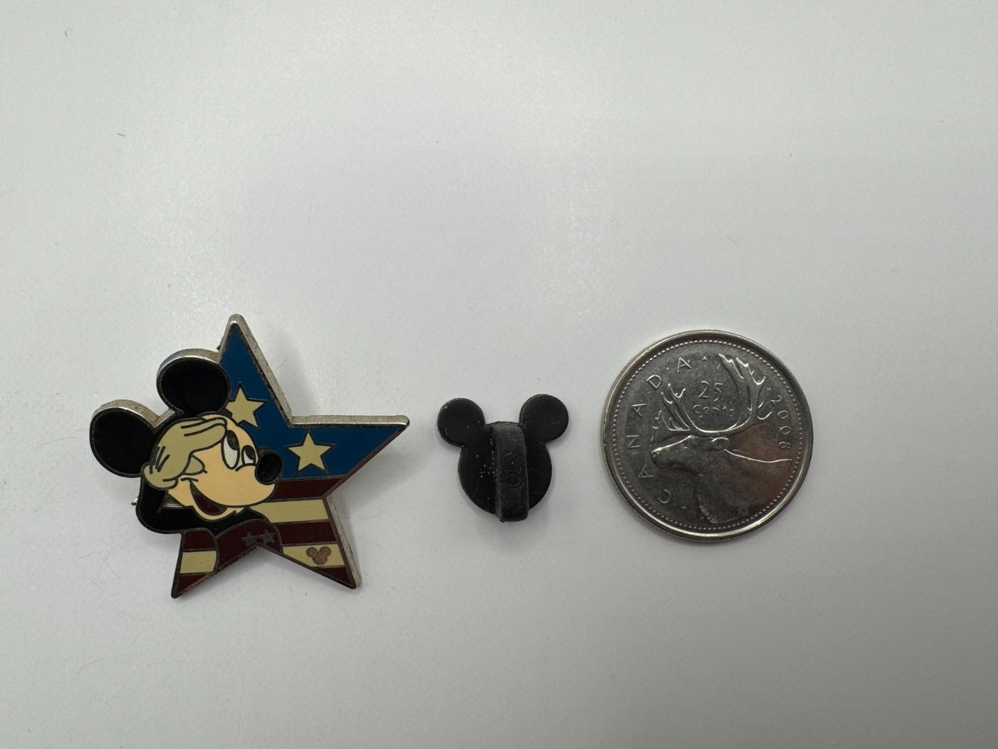 DLR Disney Mickey Mouse Patriotic Star Salute Hidden Mickey Trading Pin DC2S1