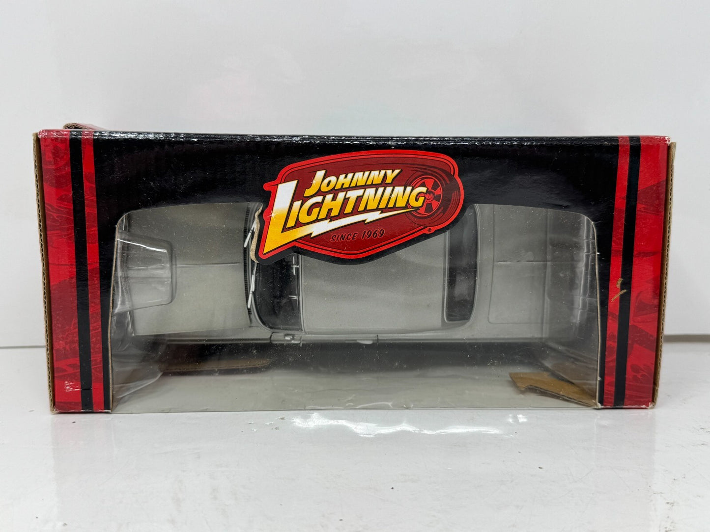 Johnny Lightning 1964 Chevy Impala Musclecars R19 Limited Edition 1:24 Diecast