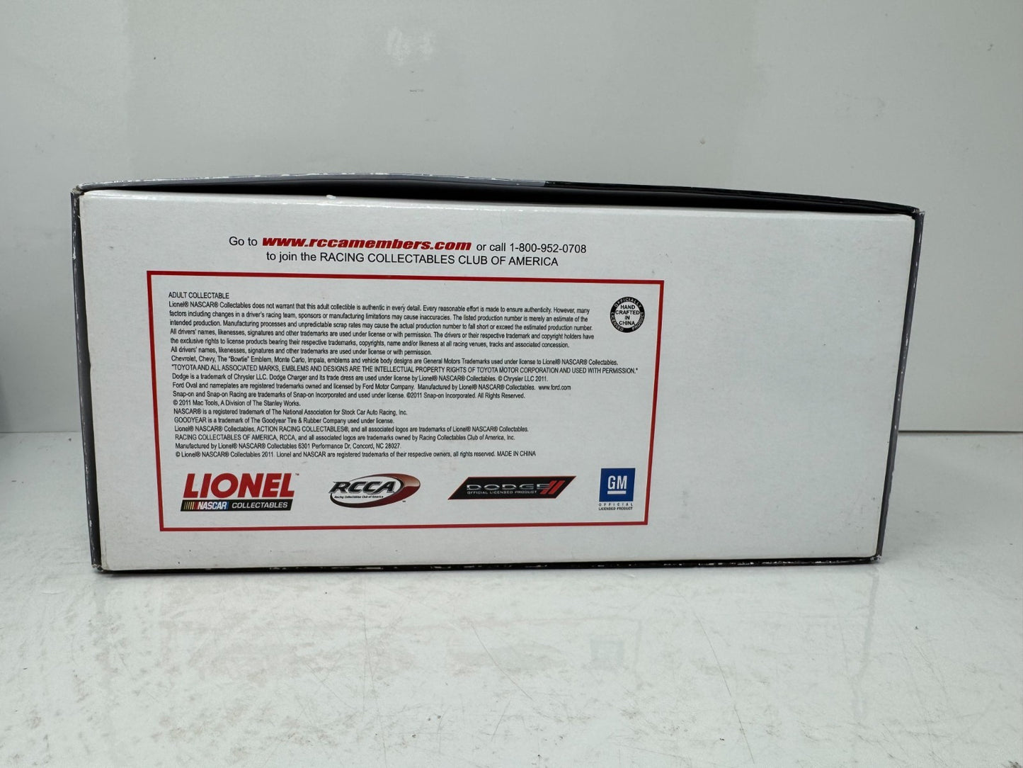 Lionel Racing Nascar #29 Kevin Harvick Rheem 2011 Chevy Impala 1:24 Diecast