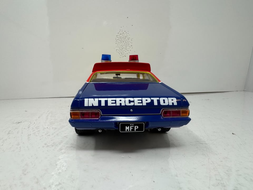 Greenlight Hollywood Rides 1974 Ford Falcon XB First of the V8 Interceptors 1:18 Diecast