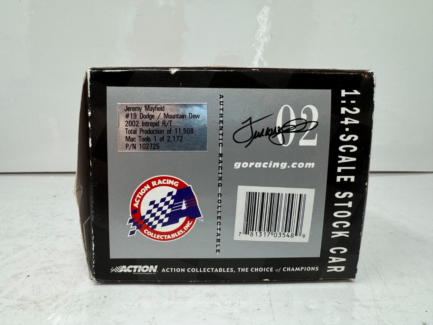 Action Nascar #19 Jeremy Mayfield Mountain Dew 2002 Dodge Intrepid 1:24 Diecast