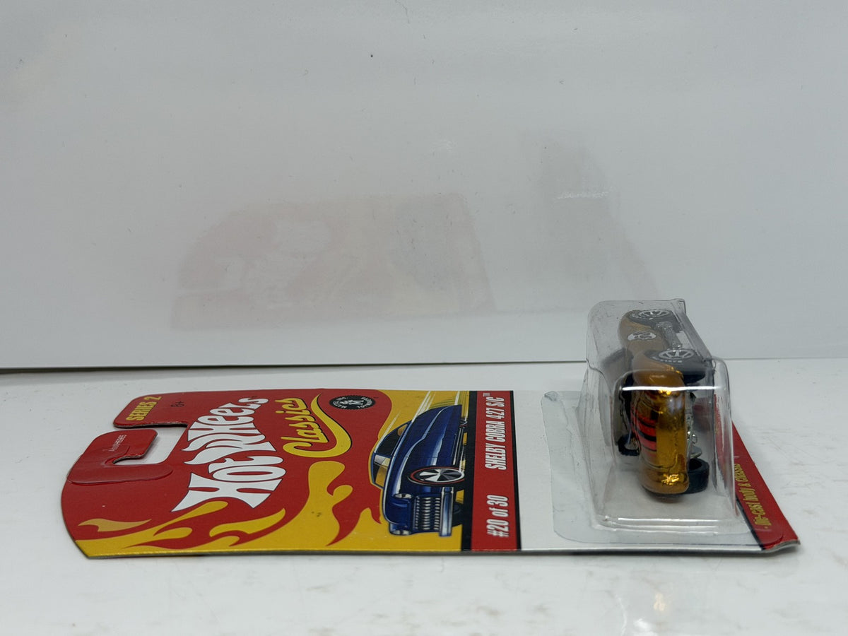 Hot Wheels Classics Series 2 Shelby Cobra 427 S/C 1:64 Diecast Gold
