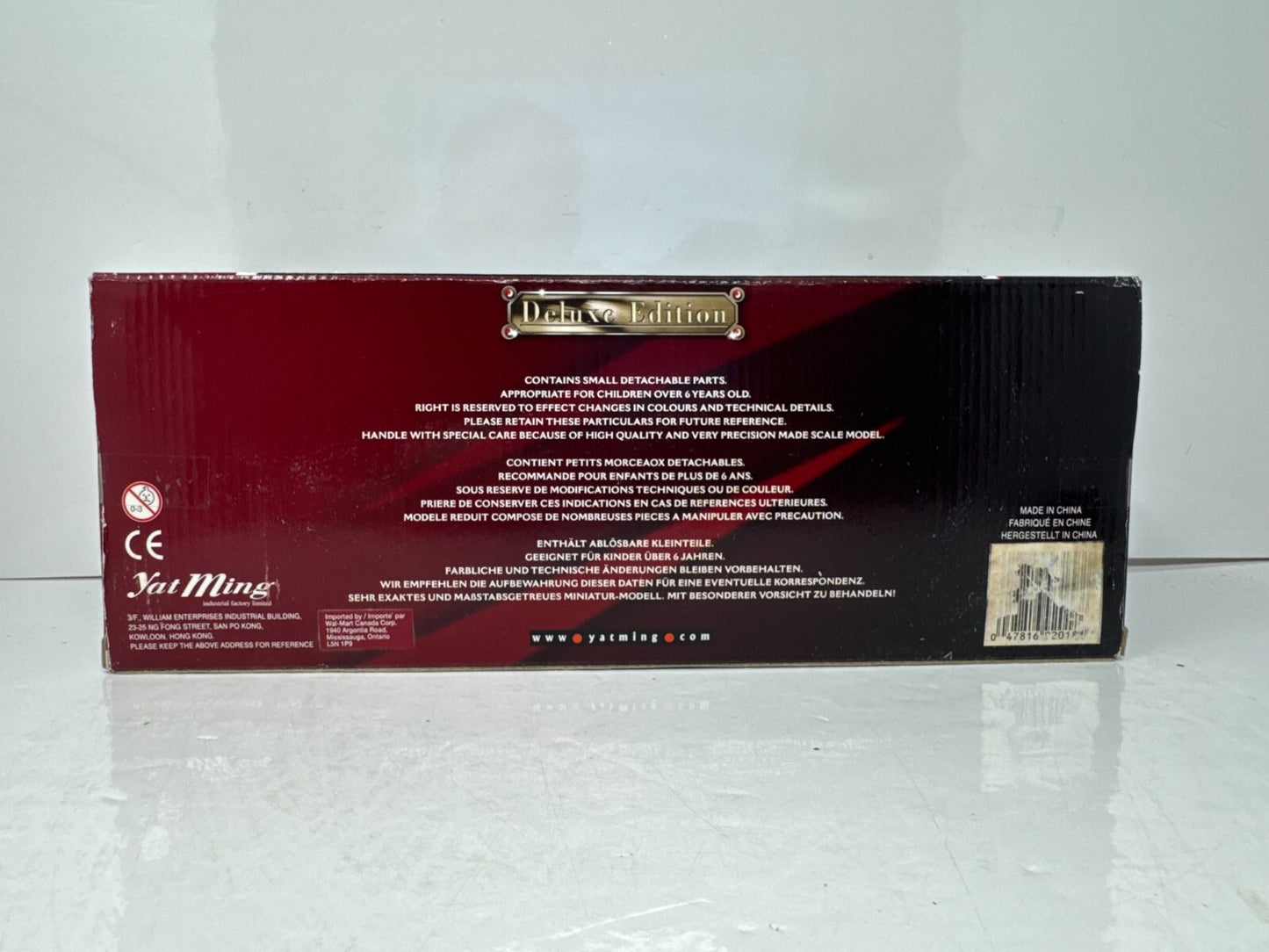 Yat Ming Road Signature 2001 Ford F-650 1:18 Diecast