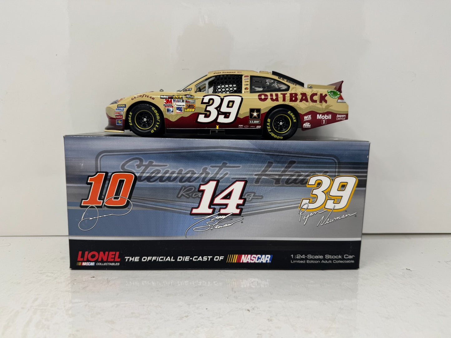 Lionel Nascar #39 Ryan Newman Outback Steakhouse 2012 Chevy Impala 1:24 Diecast