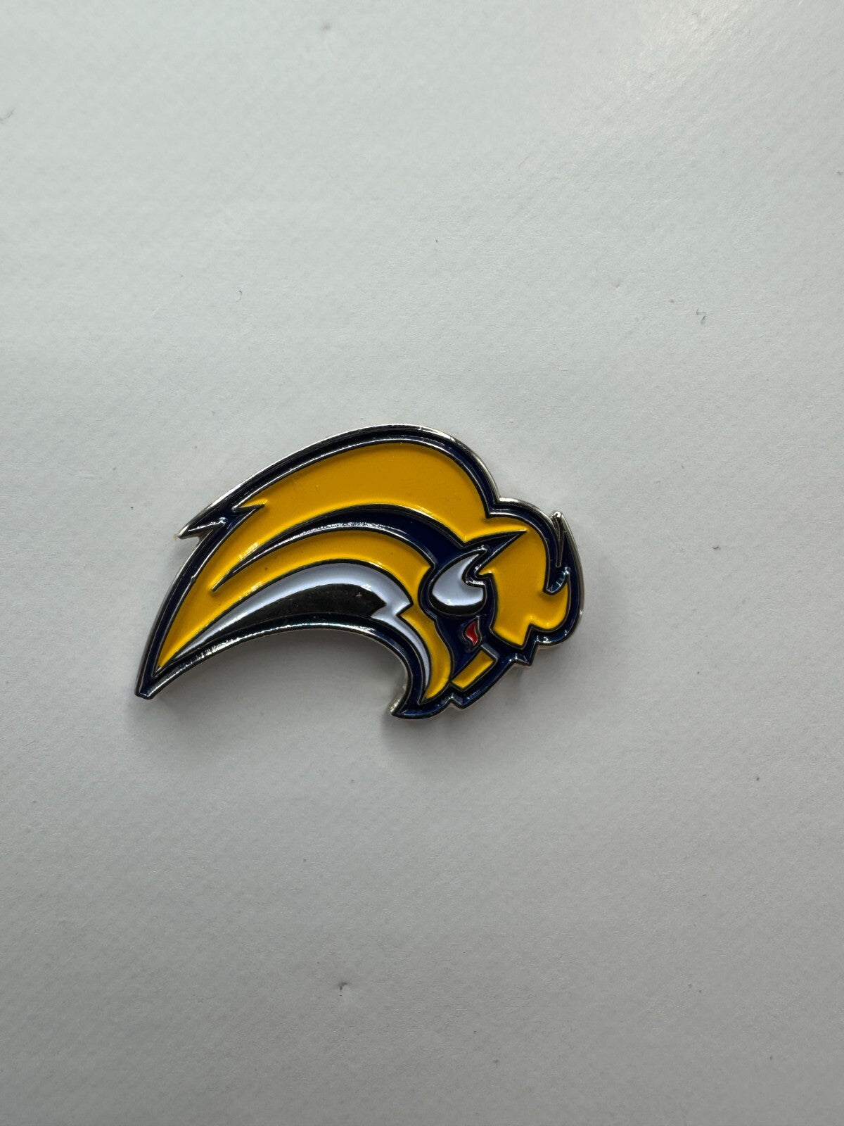 Buffalo Sabres NHL Hockey Team Logo Lapel Pin UDT1