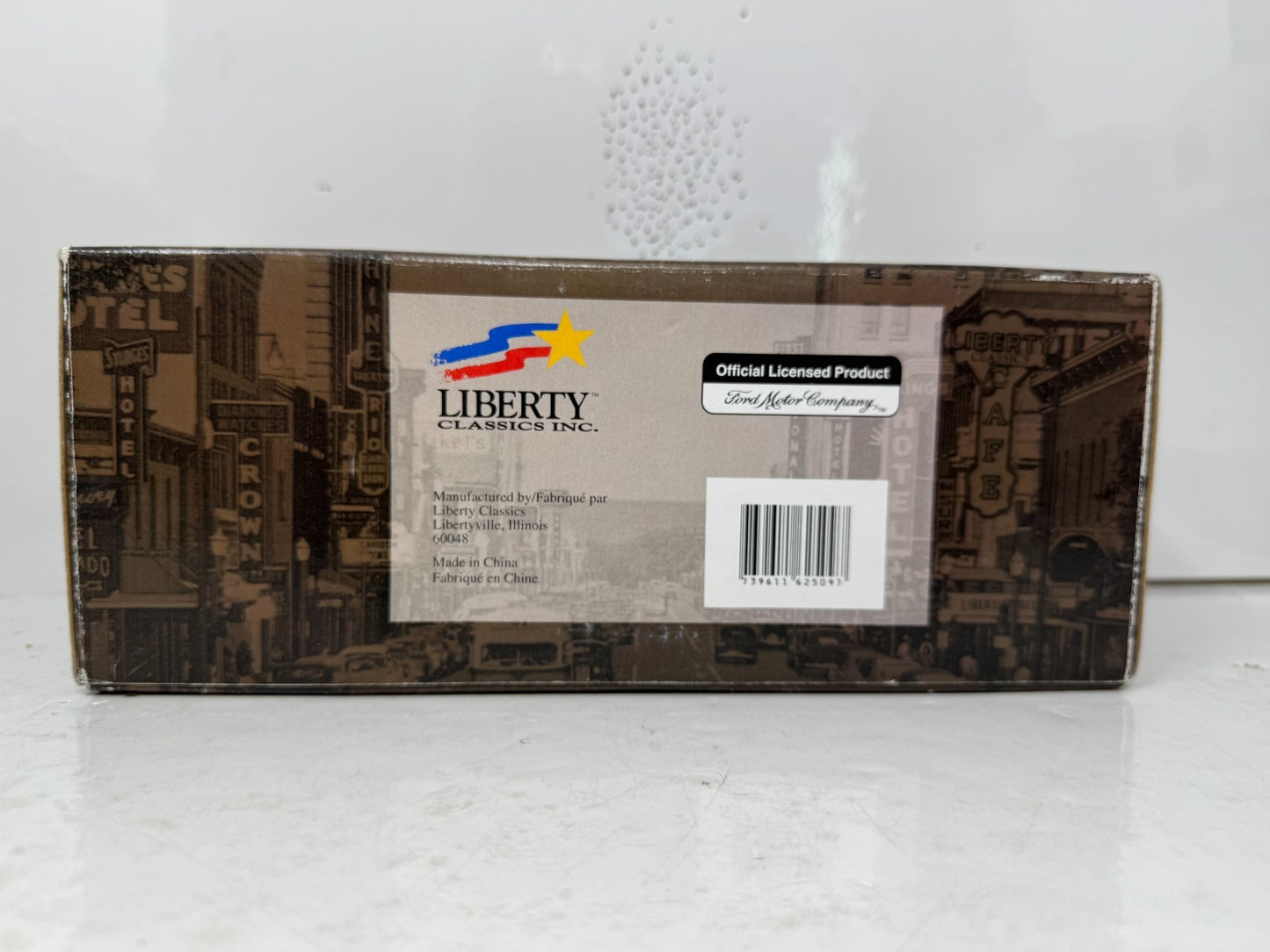 Liberty Classics Canadian Tire 1940 Ford Pickup BANK 1:24 Diecast