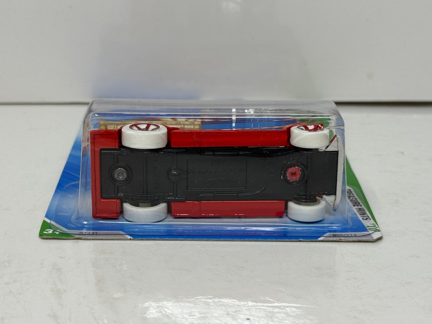 Hot Wheels Treasure Hunt Old Number 5.5 Fire Truck 1:64 Diecast