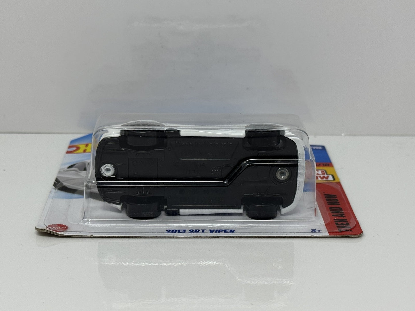 Hot Wheels Then and Now 2013 SRT Viper 1:64 Diecast White Short Card