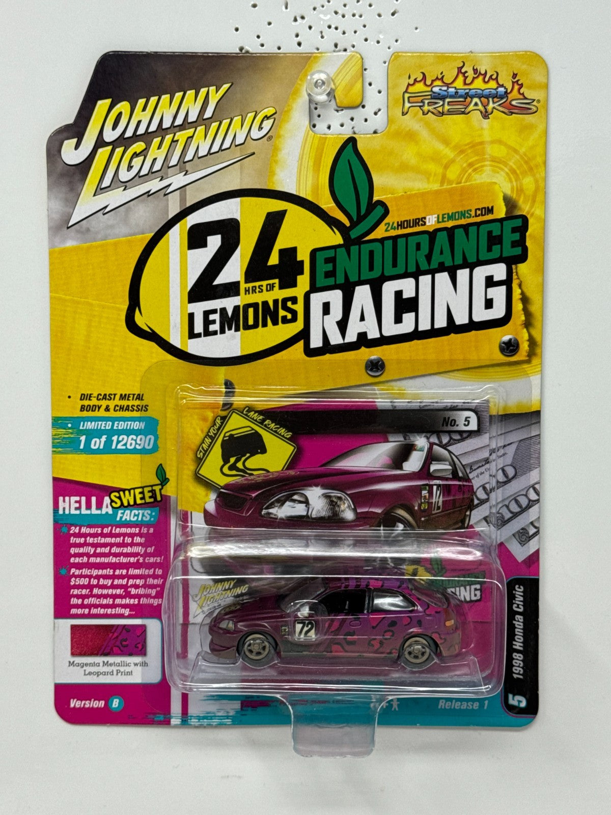 Johnny Lightning 24 Hrs of Lemons 1998 Honda Civic 1:64 Diecast Version B