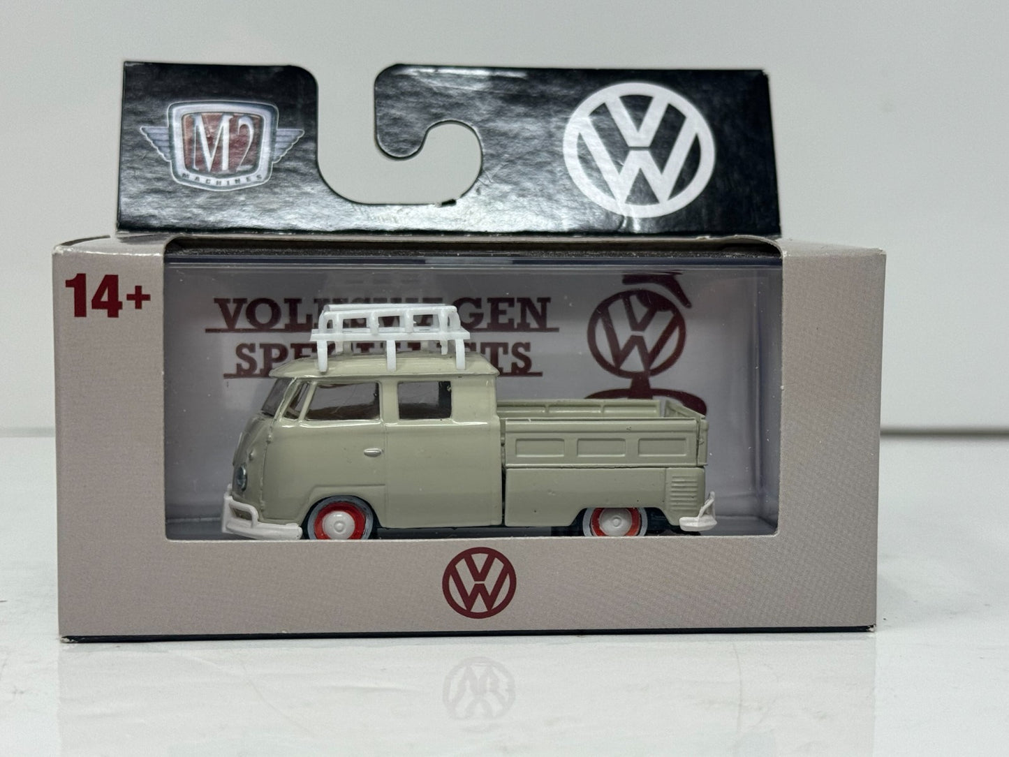 M2 Machines 1959 Volkswagen VW Double Cab Truck USA Model 1:64 Diecast