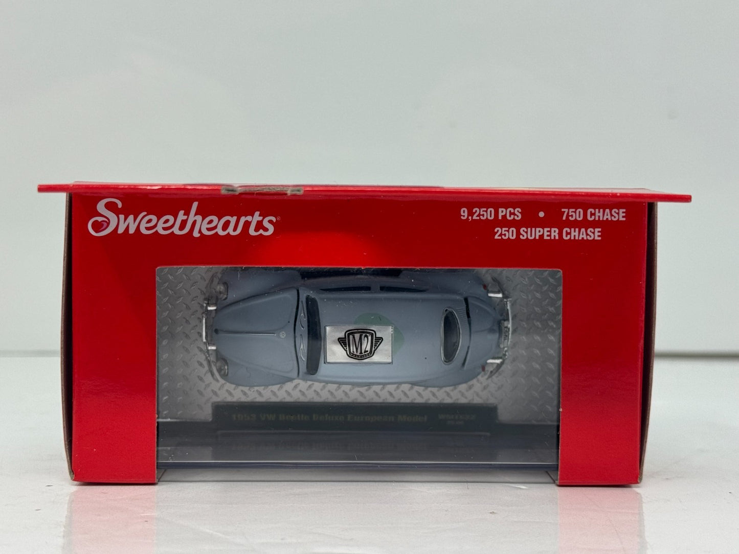 M2 Machines Sweethearts 1953 VW Beetle Deluxe European Model 1:64 Diecast