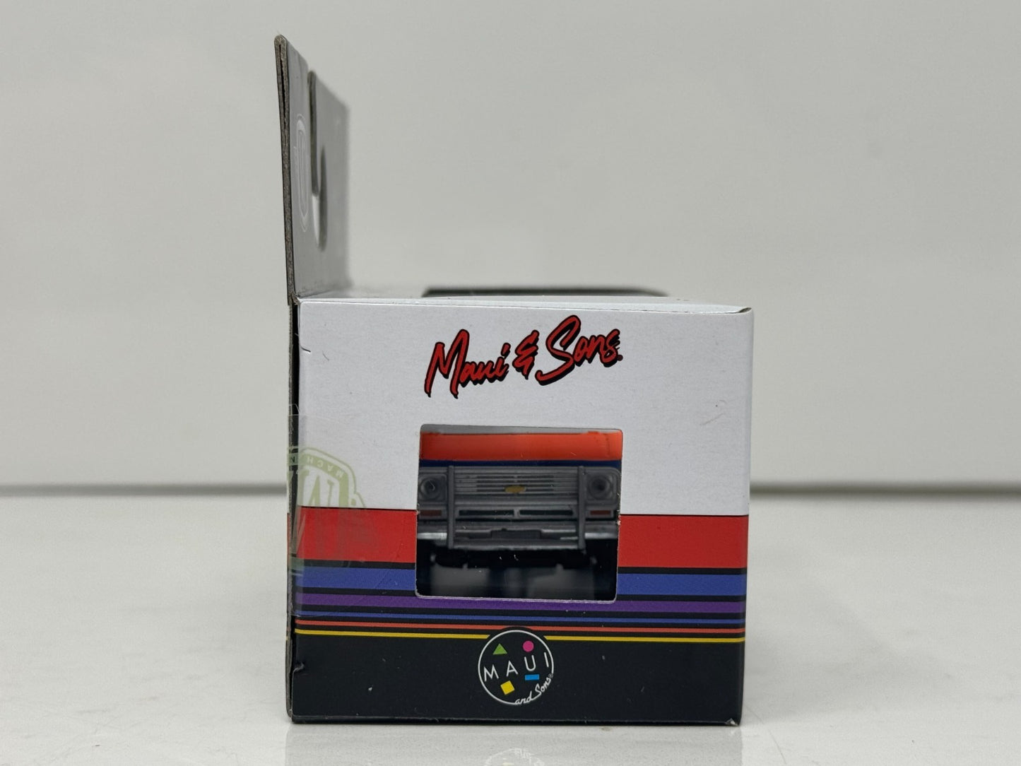 M2 Machines Maui & Sons 1971 Chevrolet Van G10 1:64 Diecast