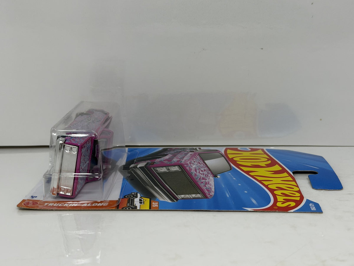 Hot Wheels Truckin' Along 1983 Chevrolet Silverado Black Widow 1:64 Diecast
