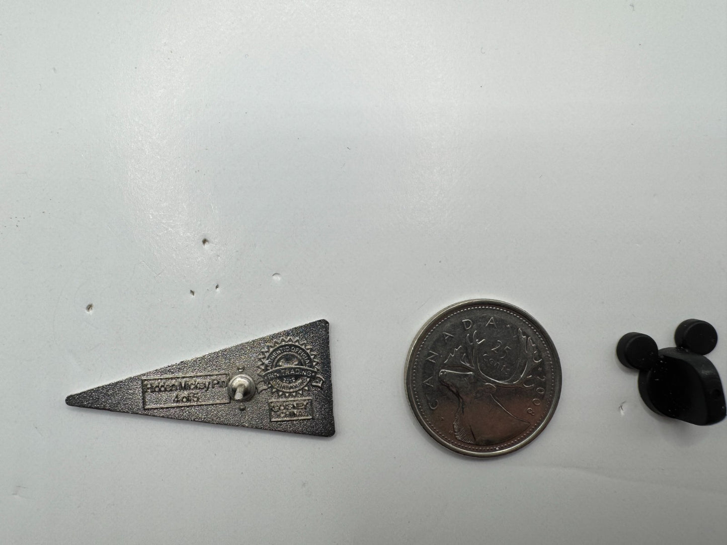 WDW Walt Disney Yellow World Pennant Hidden Mickey Trading Pin DC2S11