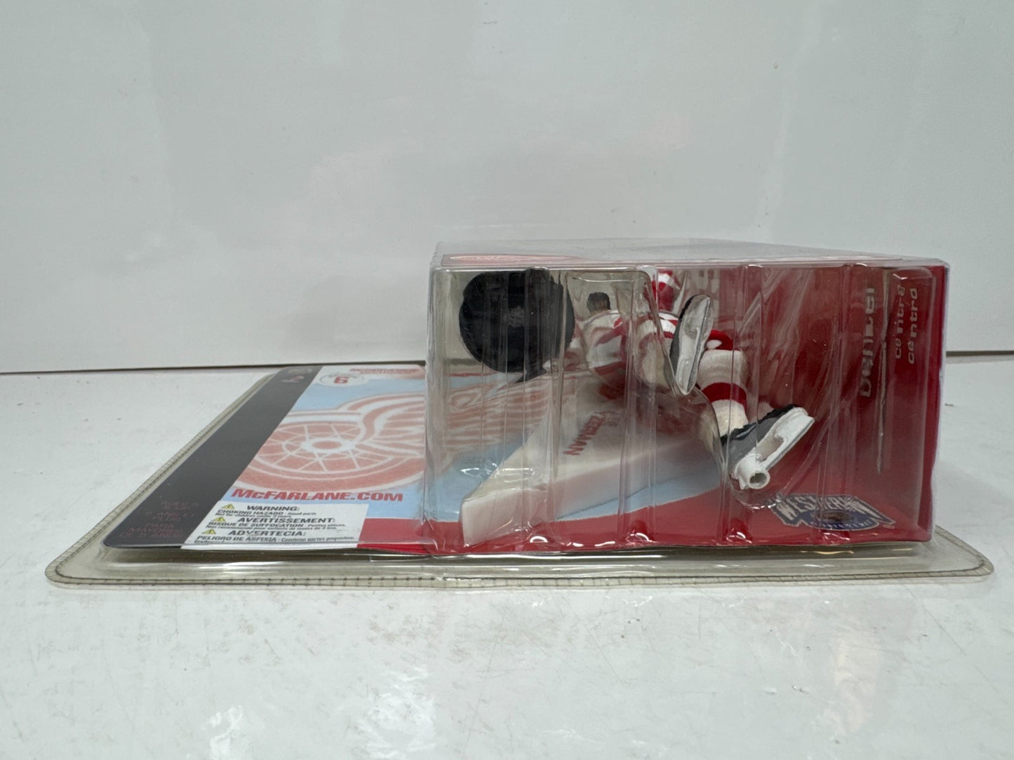 McFarlane NHL Steve Yzerman Detroit Red Wings Series 6 Figure with Stanley Cup