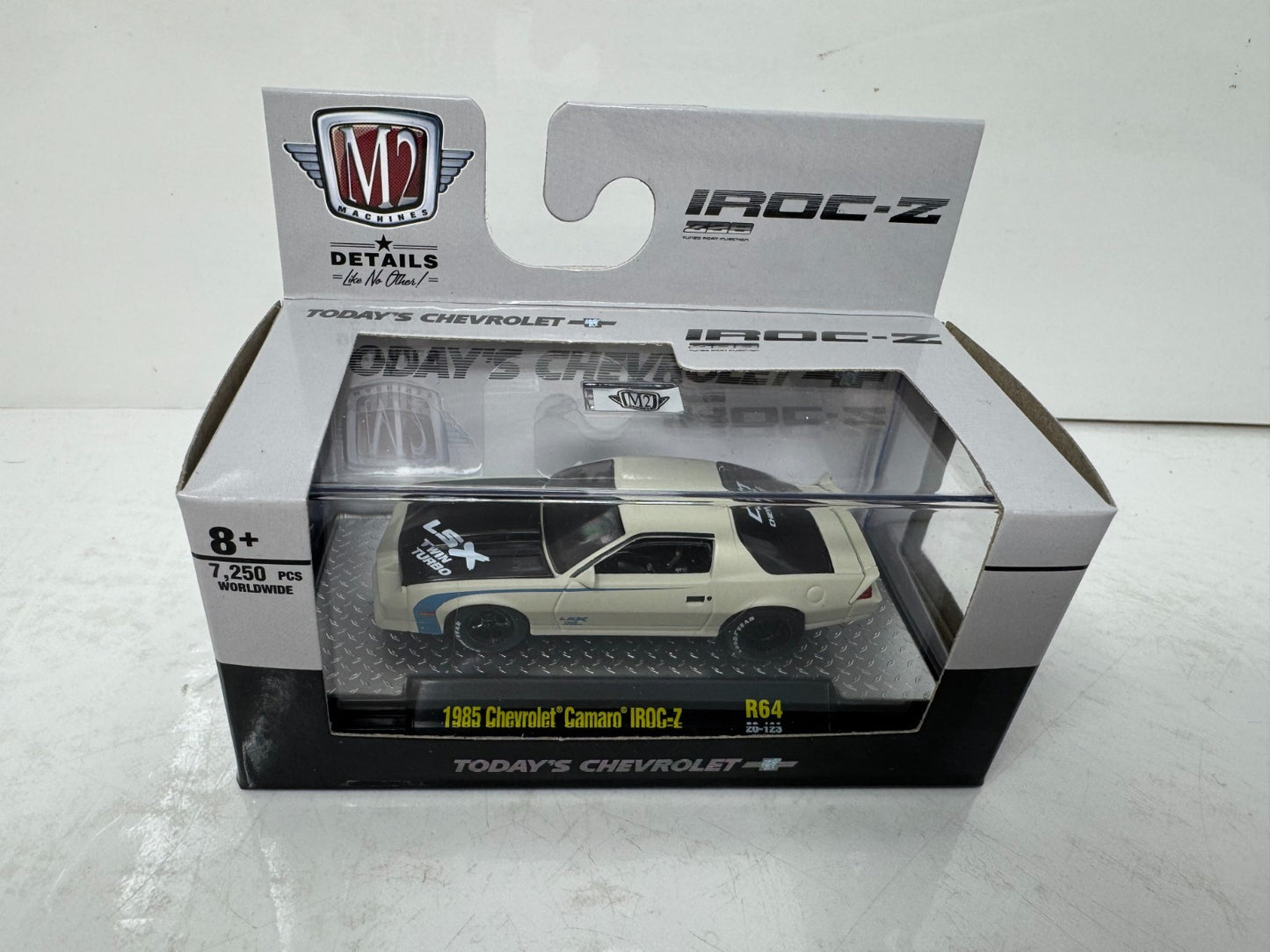 M2 Machines Today's Chevrolet 1985 Chevrolet Camaro IROC-Z 1:64 Diecast