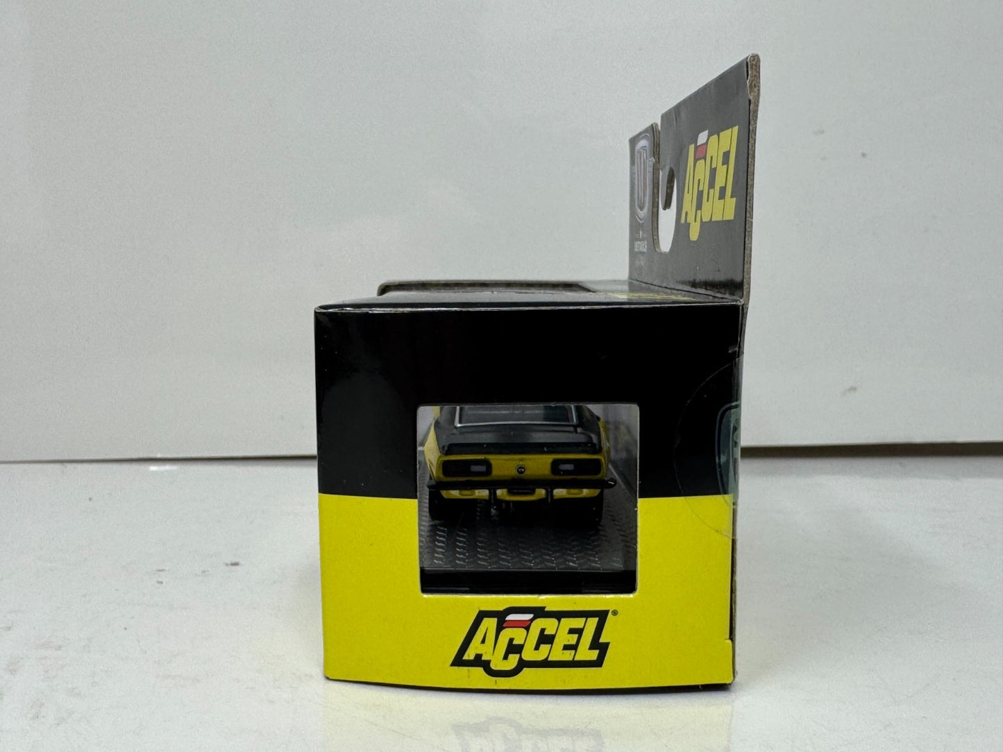 M2 Machines Accel 1968 Chevrolet Camaro SS 350 1:64 Diecast