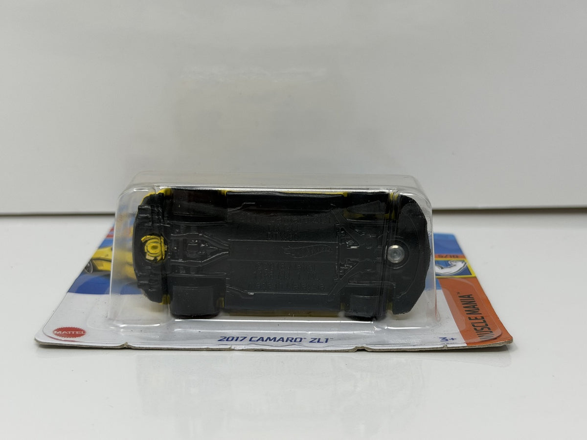 Hot Wheels Muscle Mania 2017 Chevrolet Camaro ZL1 1:64 Diecast Yellow Short Card