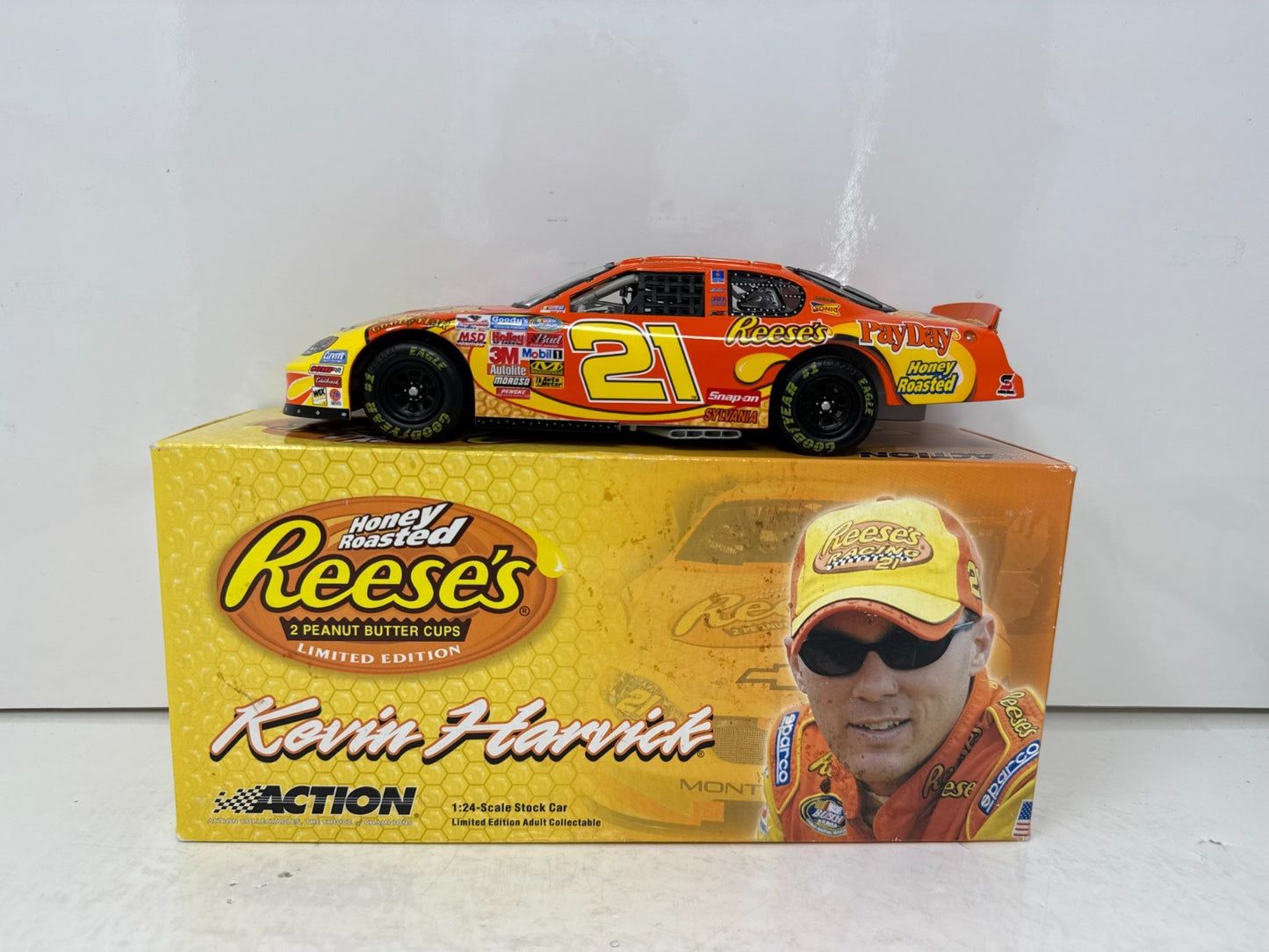 Action Nascar #21 Kevin Harvick Reese's Dealer Exclusive 2003 Chevy 1:24 Diecast