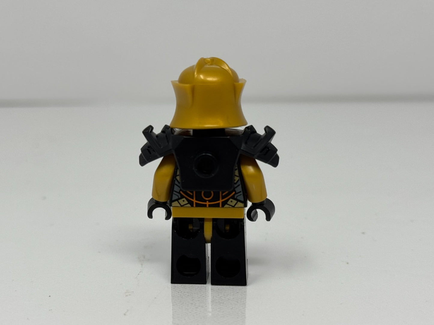 LEGO Ninjago Dragons Rising Imperium Claw General Minifigure