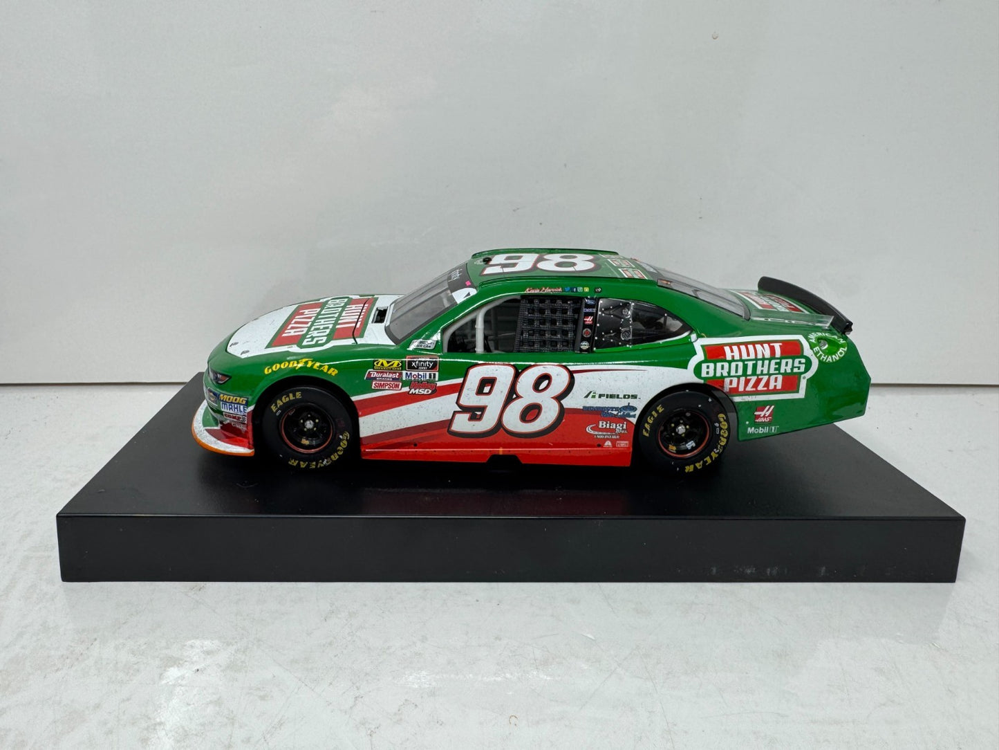 Lionel Nascar #98 Kevin Harvick Hunt Brothers Pizza Atlanta Win 1:24 Diecast