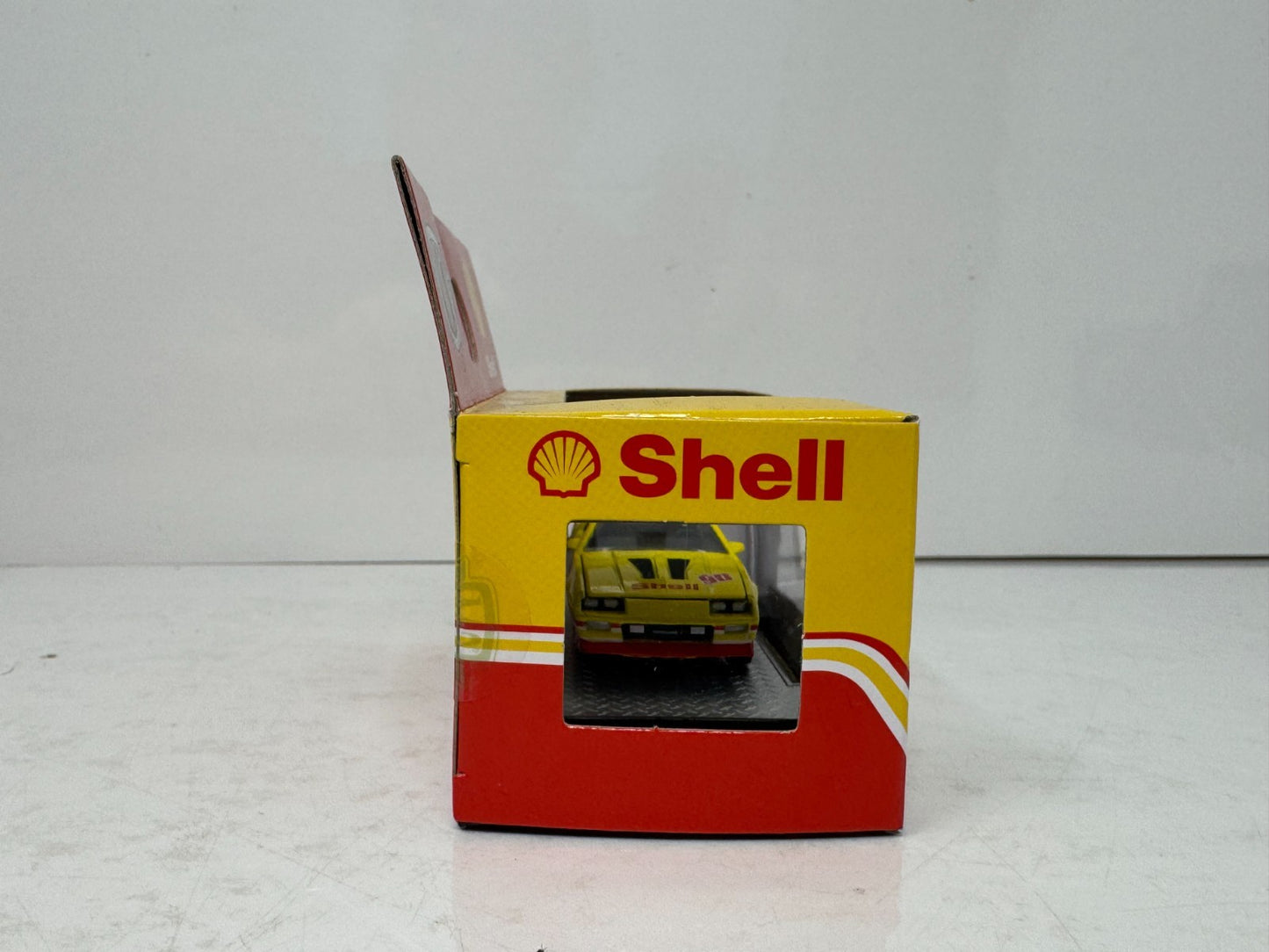 M2 Machines Shell 1990 Chevrolet Camaro IROC-Z 1:64 Diecast