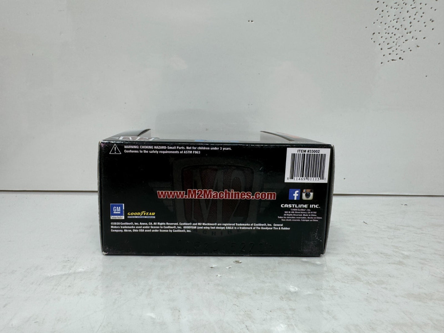 M2 Machines Auto Zone 1979 Chevrolet Silverado Lift 2-Pack 1:64 Diecast