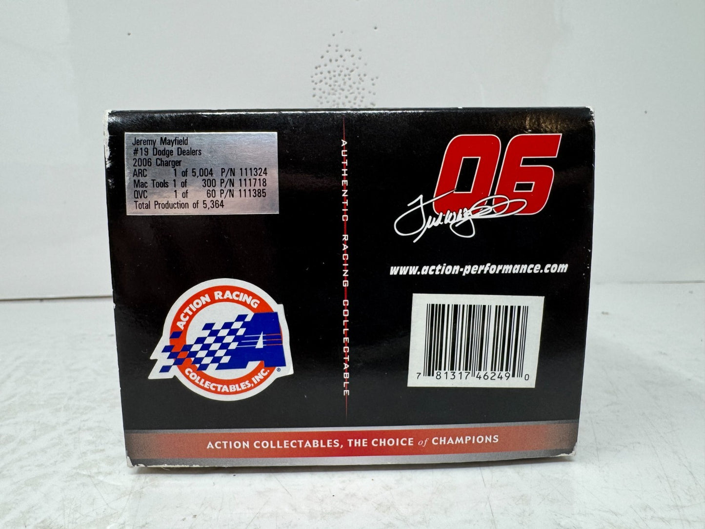 Action Nascar #19 Jeremy Mayfield Dodge Dealers 2006 Dodge Charger 1:24 Diecast