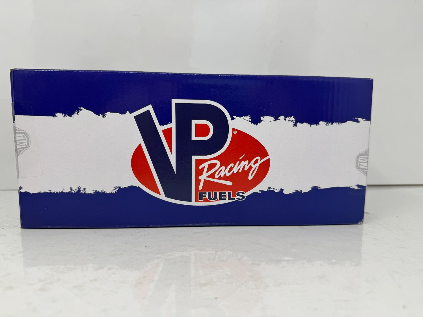 M2 Machines VP Racing Fuels 1973 Chevrolet Cheyenne Super 10 1:24 Diecast