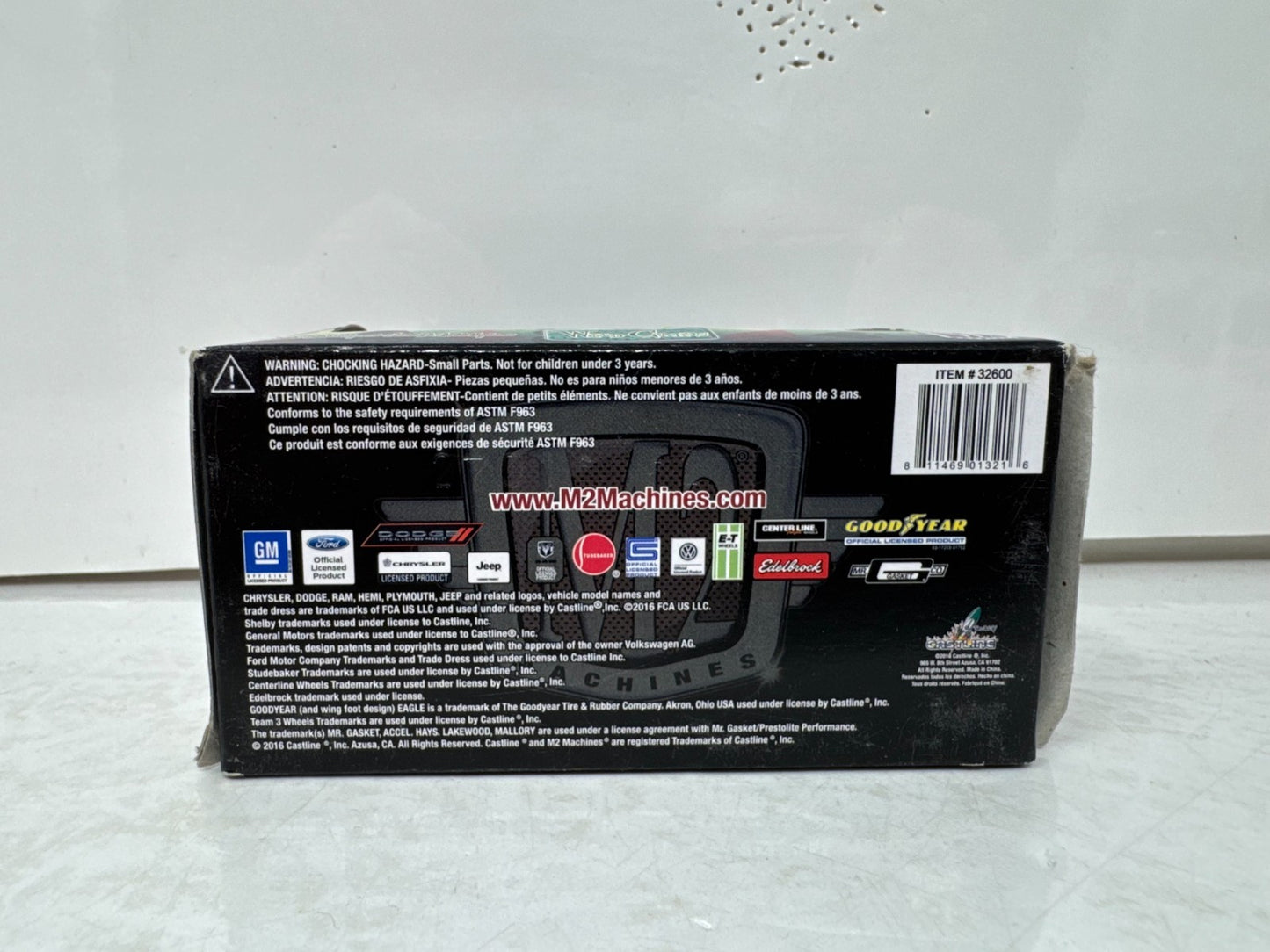 M2 Machines 1971 Plymouth Cuda 440 Wild Cards 1:64 Diecast