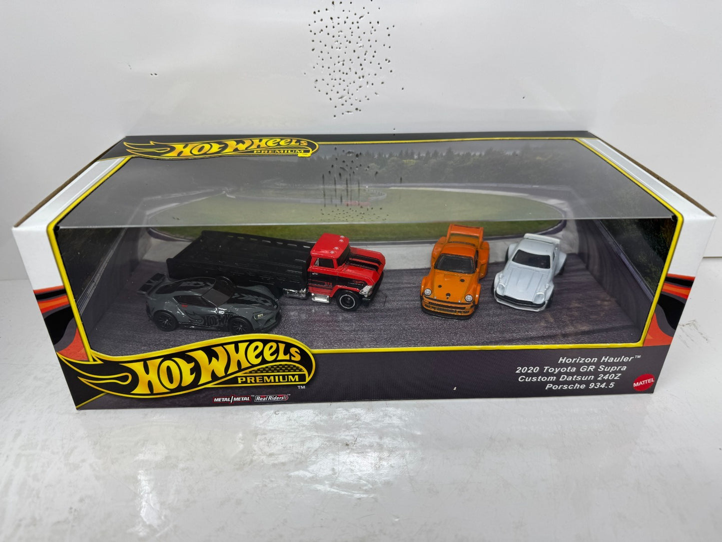 Hot Wheels Premium Track Day 4-Pack Collector Diorama Set 1:64 Diecast
