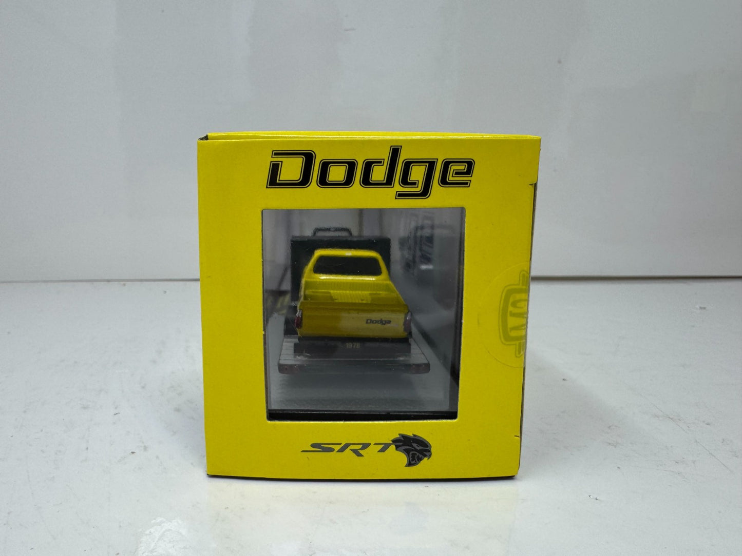 M2 Machines Auto Haulers Dodge Power Wagon & Dodge Adventurer 150 1:64 Diecast