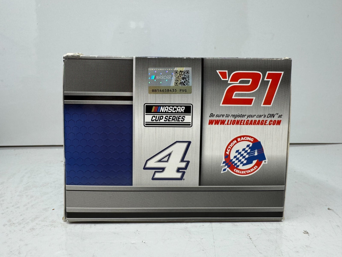 Lionel Racing Nascar #4 Kevin Harvick Mobil 1 Summer Road Trip Mustang 1:24 Diecast
