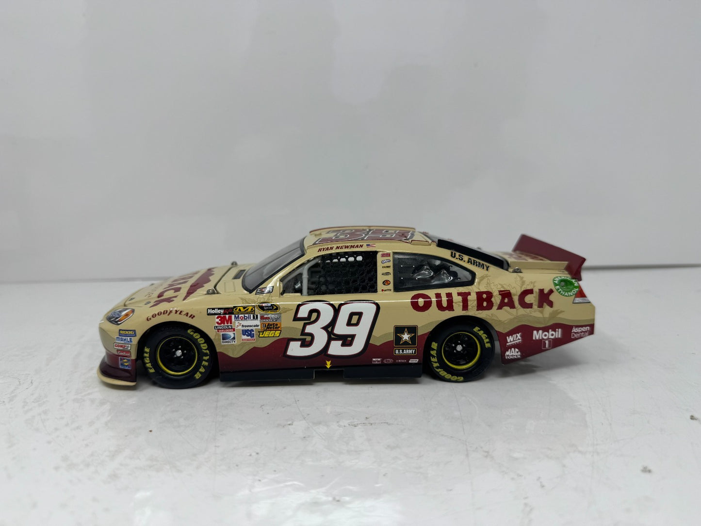 Lionel Nascar #39 Ryan Newman Outback Steakhouse 2012 Chevy Impala 1:24 Diecast