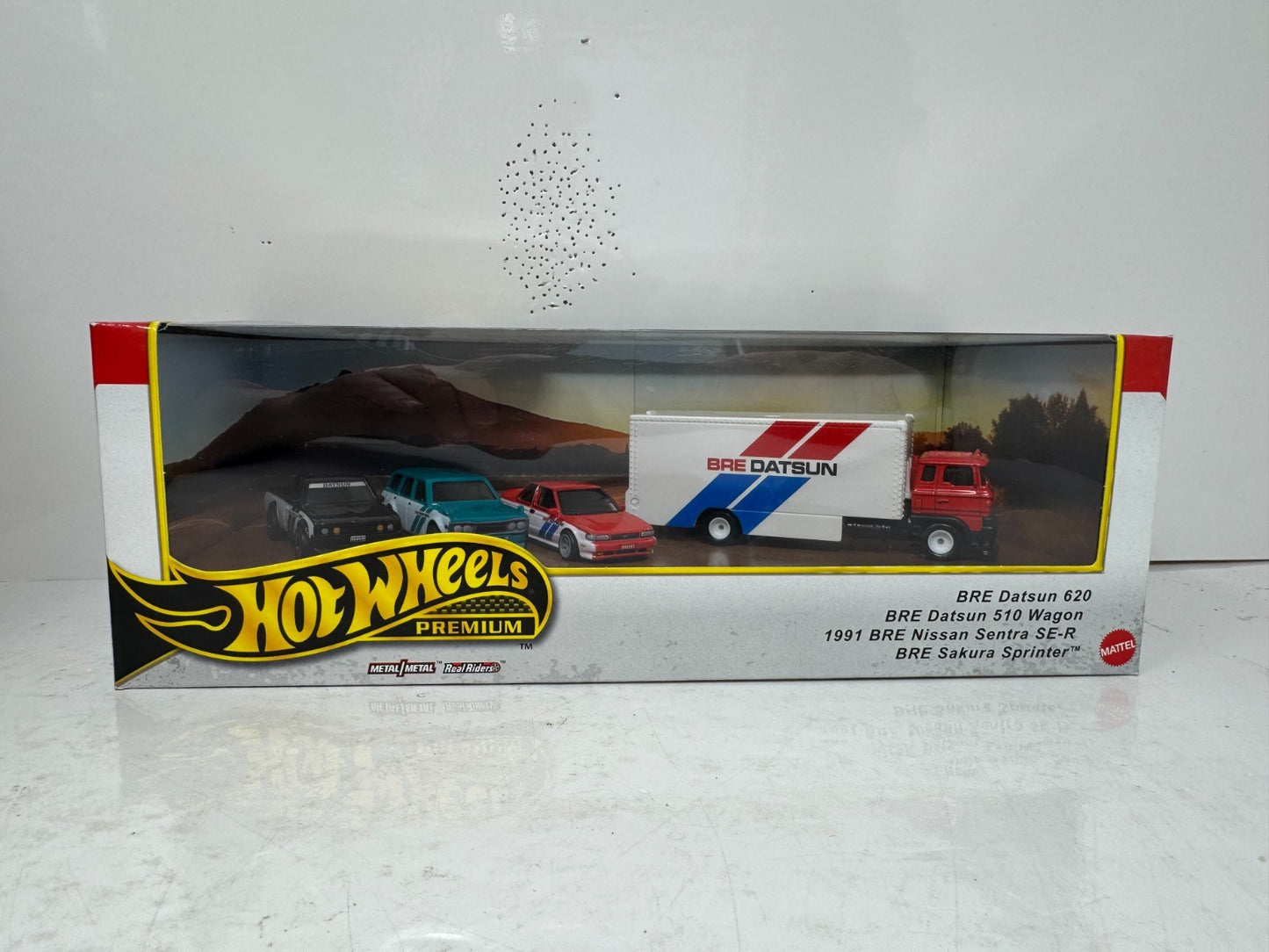 Hot Wheels Premium Bre Datsun 4-Pack Collector Diorama Set 1:64 Diecast