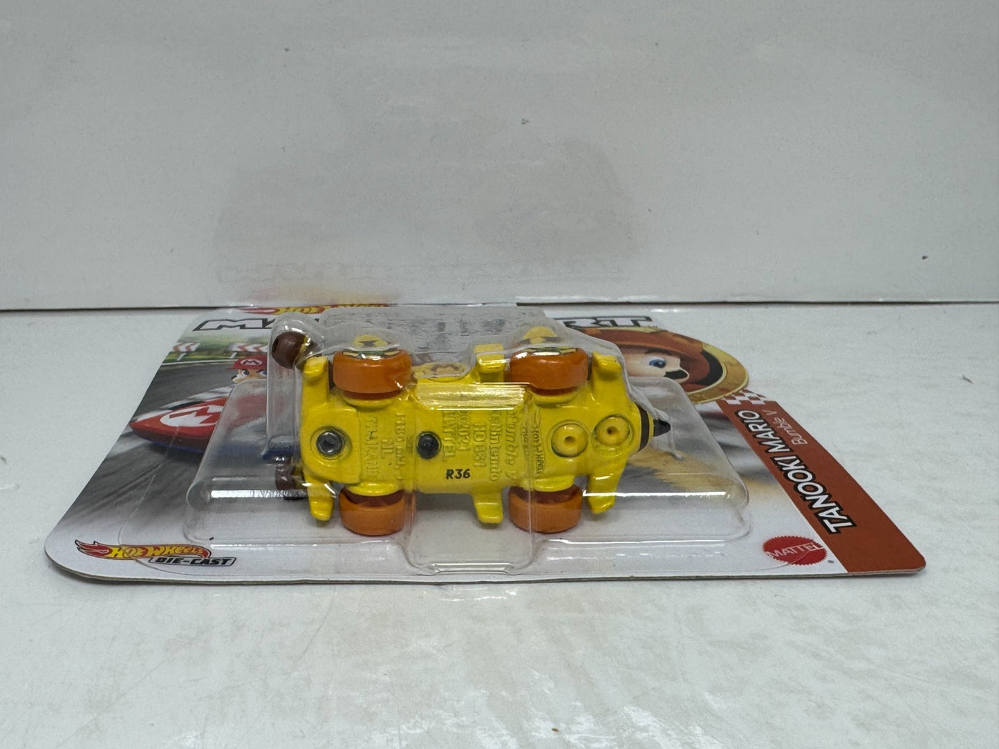 Hot Wheels Mario Kart Tanooki Mario Bumble V 1:64 Diecast