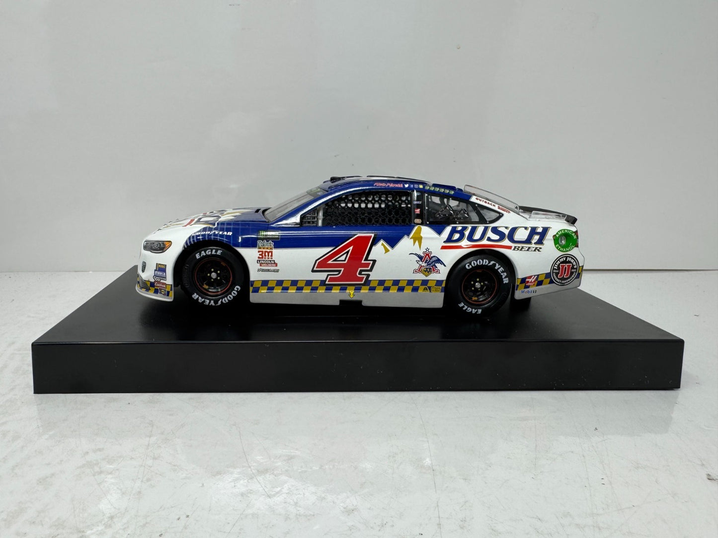 Lionel Racing Nascar #4 Kevin Harvick Busch Beer Darlington Ford Fusion 1:24 Diecast