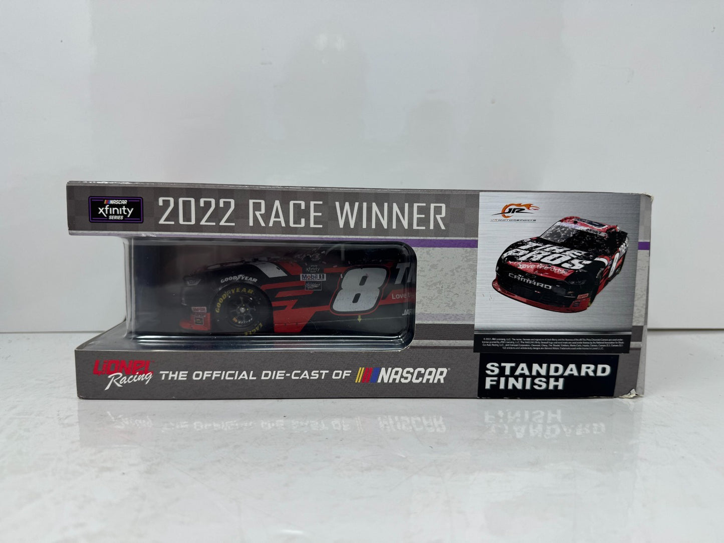 Lionel Racing Nascar #8 Josh Berry 2022 Chevy Camaro 1:24 Diecast Raced Version AUTO