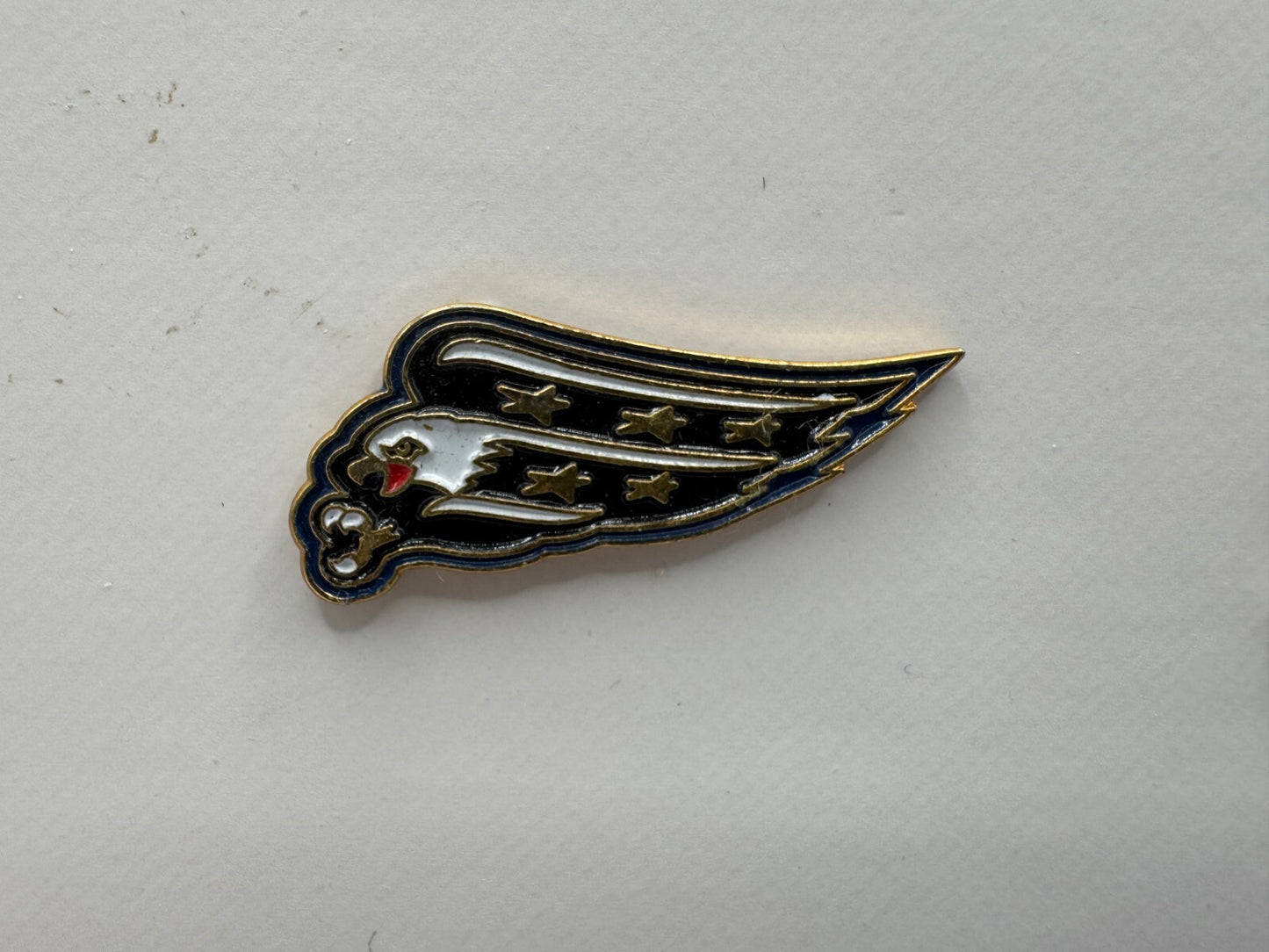 Washington Capitals NHL Hockey Team Logo Lapel Pin UDT1